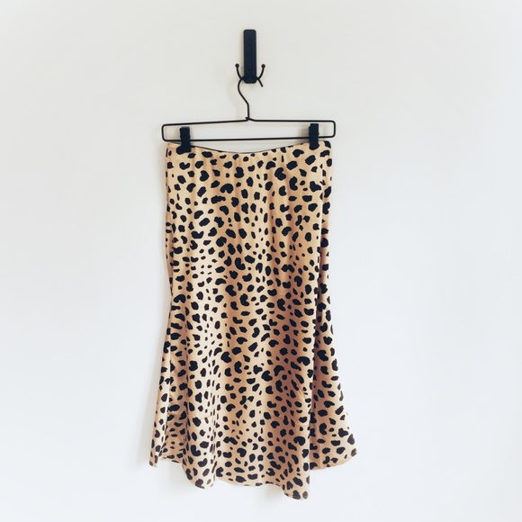 Sexy Satin Leopard Print Midi Skirt NEW!! - Picture 3 of 5